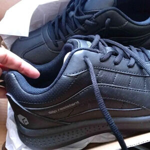 Fitville Slip resistant walking shoes men size 8M